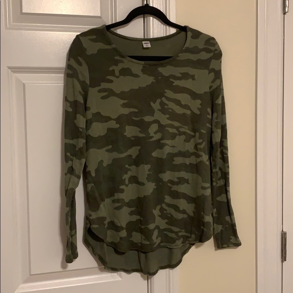 Old navy tee